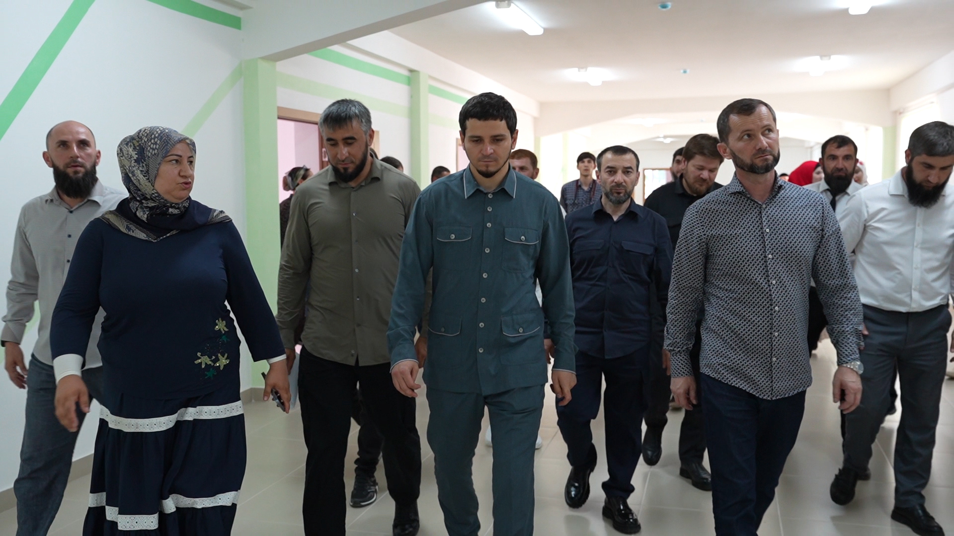 Хас-Магомед Кадыров и Хож-Бауди Дааев проверили готовность грозненских школ к учебному году.