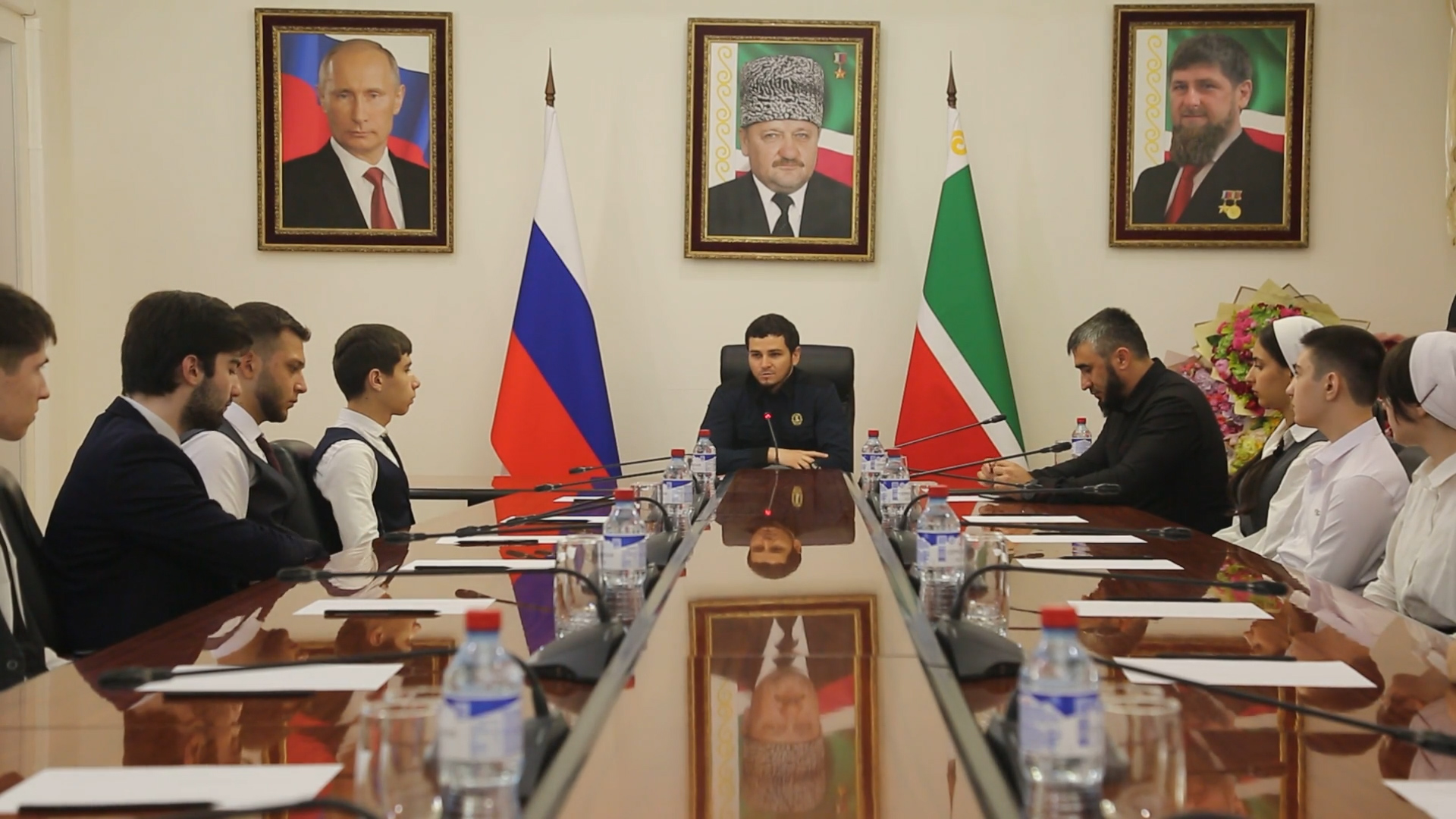 Хас-Магомед Кадыров наградил одаренных детей Грозного.