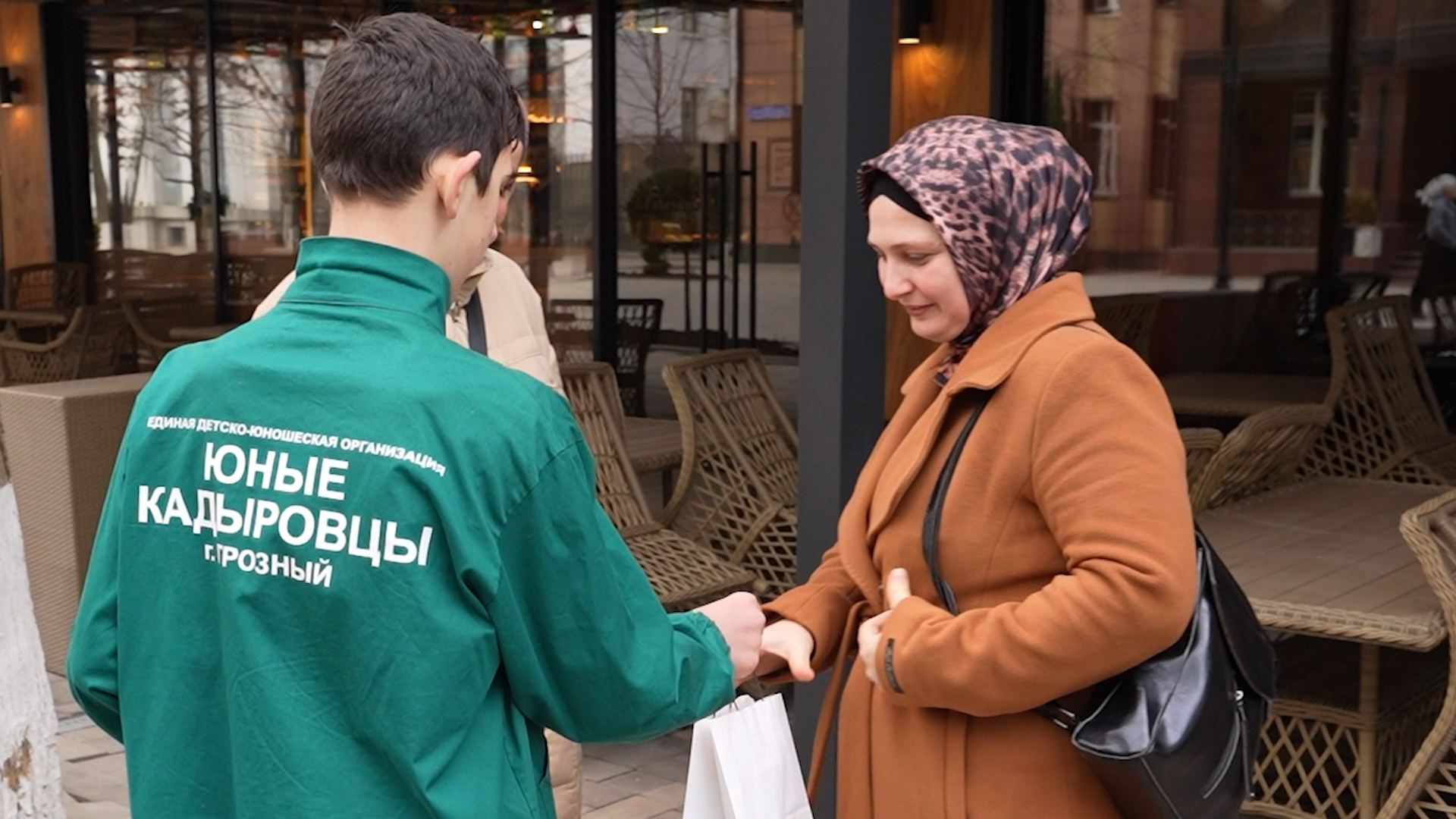 В Грозном прошла акция «Хиджаб украшает».